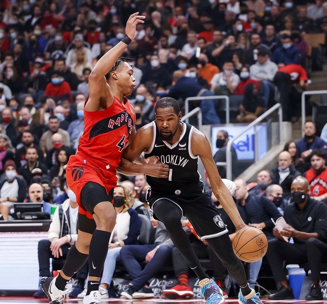 猛龙队主场迎战篮网队看谁更强