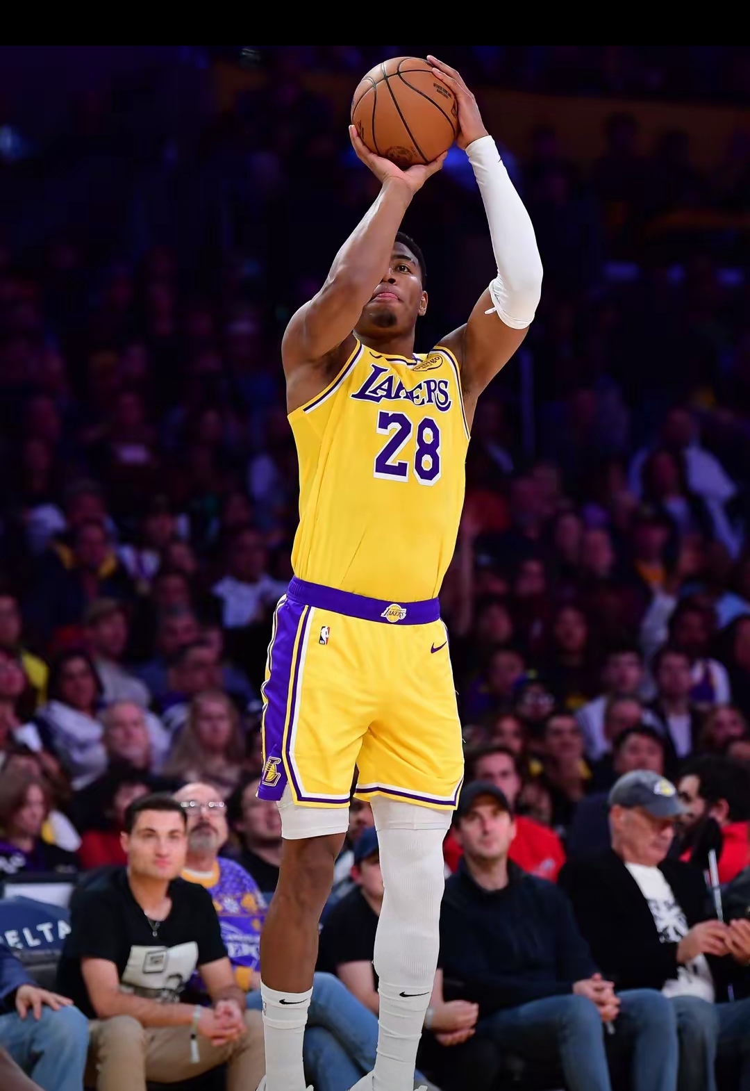 快船全队合力战胜湖人,豪取胜利保持不败的简单介绍 快船全队合力战胜湖人,豪取胜利保持不败的简单介绍