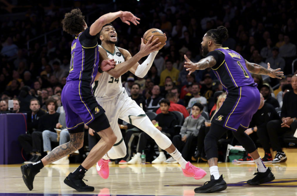 关于森林狼客场惨败,拉塞尔凋谢不振的信息 关于森林狼客场惨败,拉塞尔凋谢不振的信息