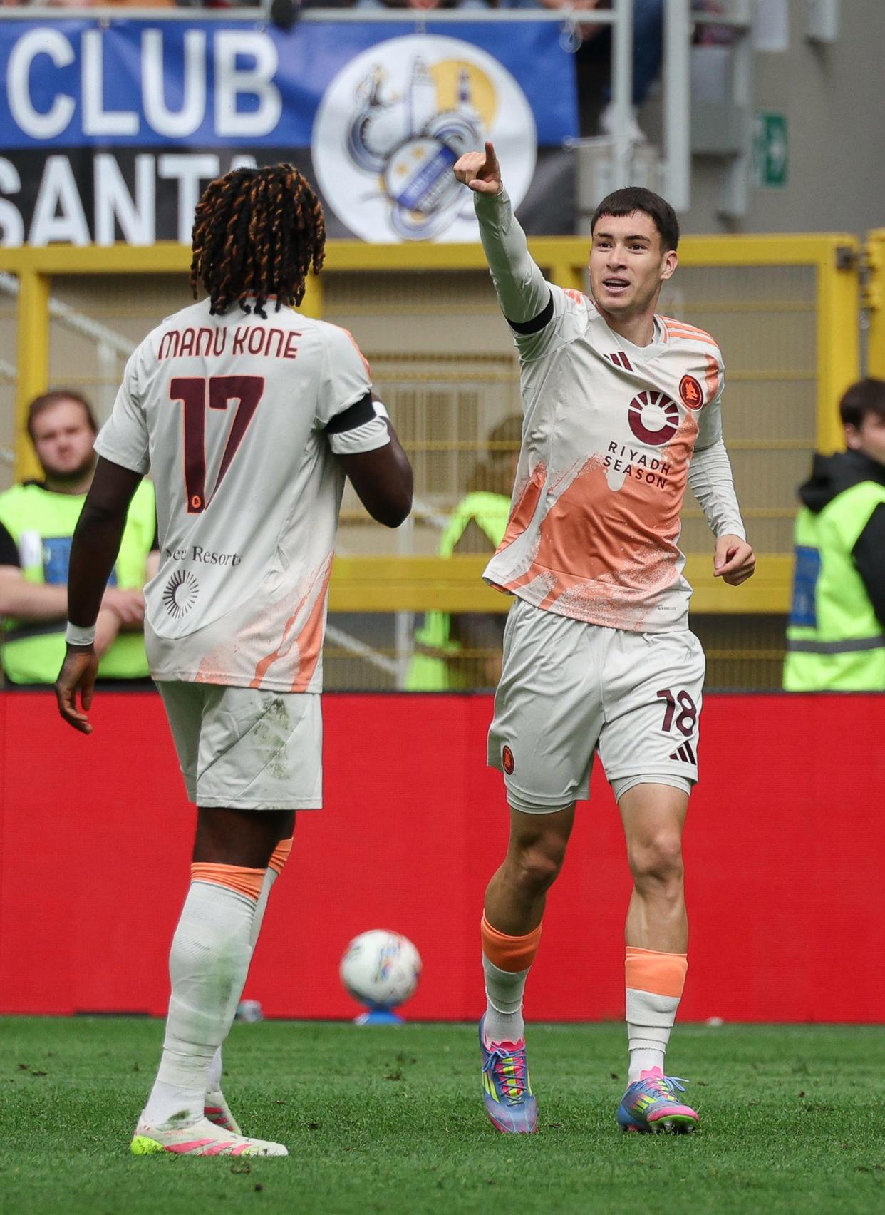 罗马主场大胜对手，晋级下一轮比赛