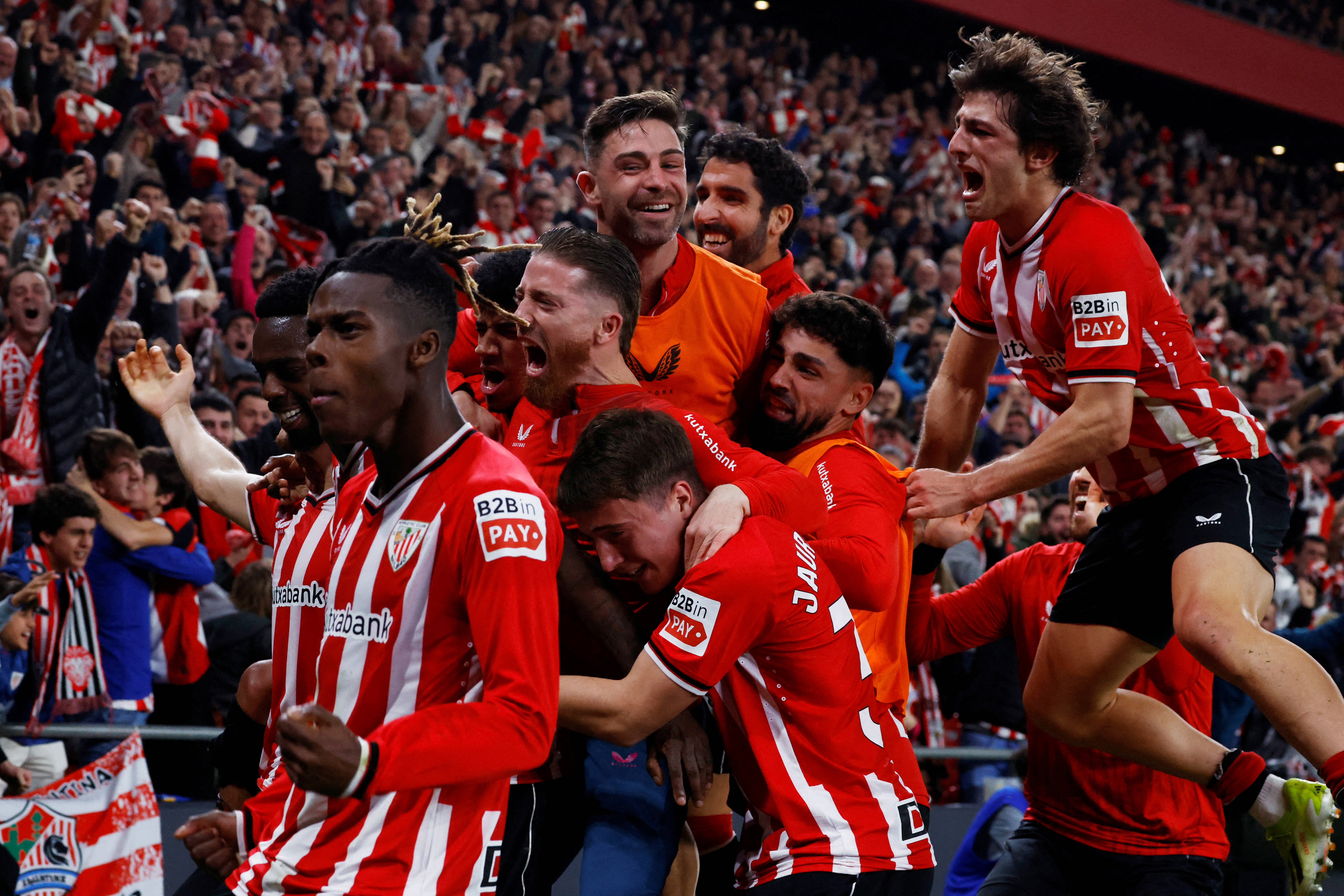 西班牙锦标赛热门队表现出色