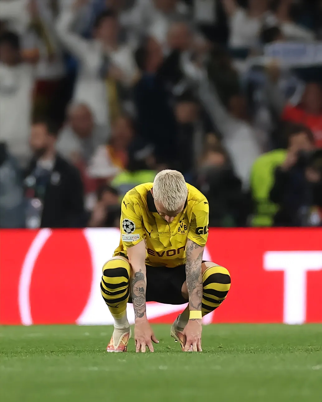 包含多特蒙德前锋状态神勇,领衔球队取得胜利的词条 包含多特蒙德前锋状态神勇,领衔球队取得胜利的词条