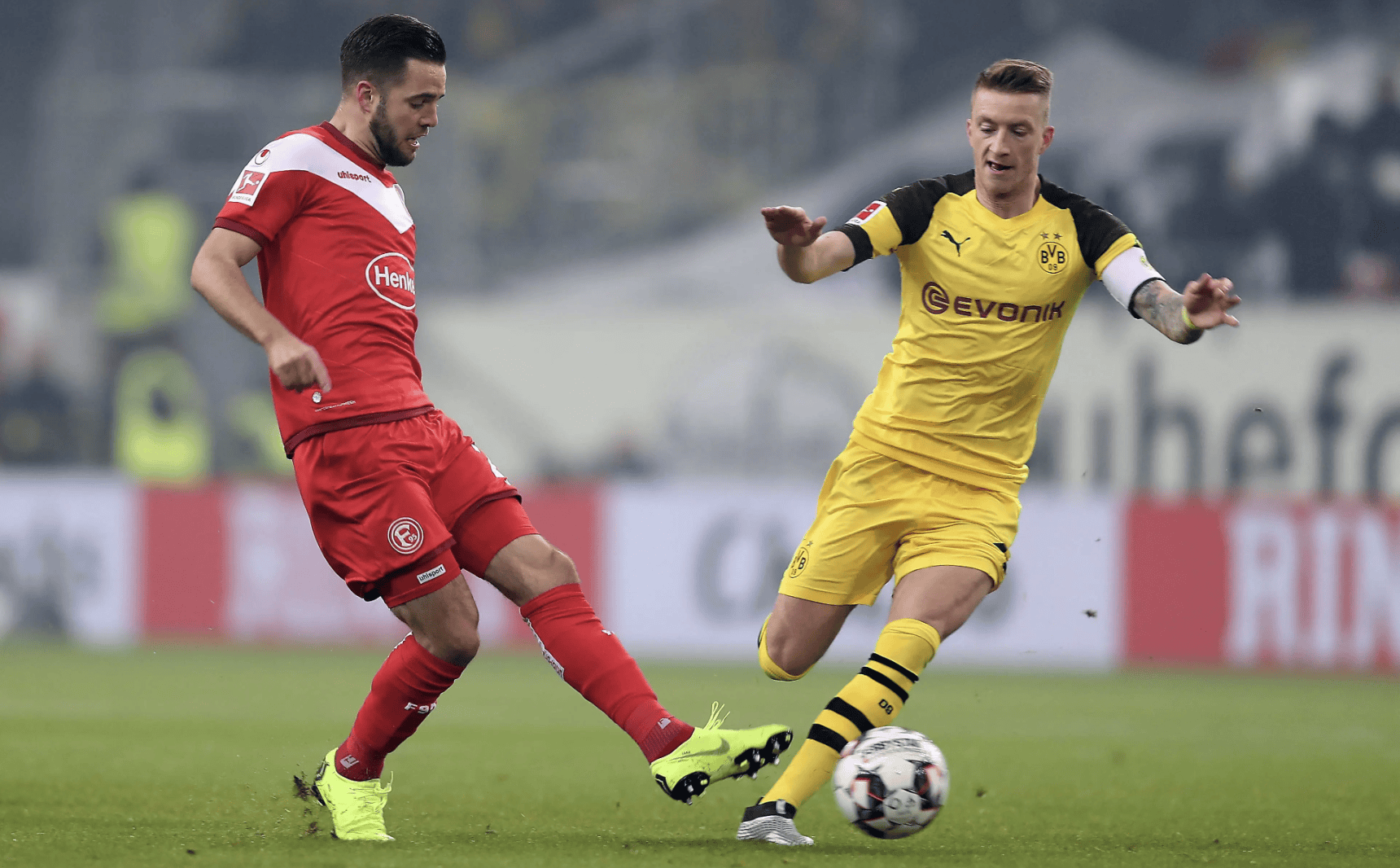 勒沃库森签下荷兰射手，德甲劲旅加强的简单介绍