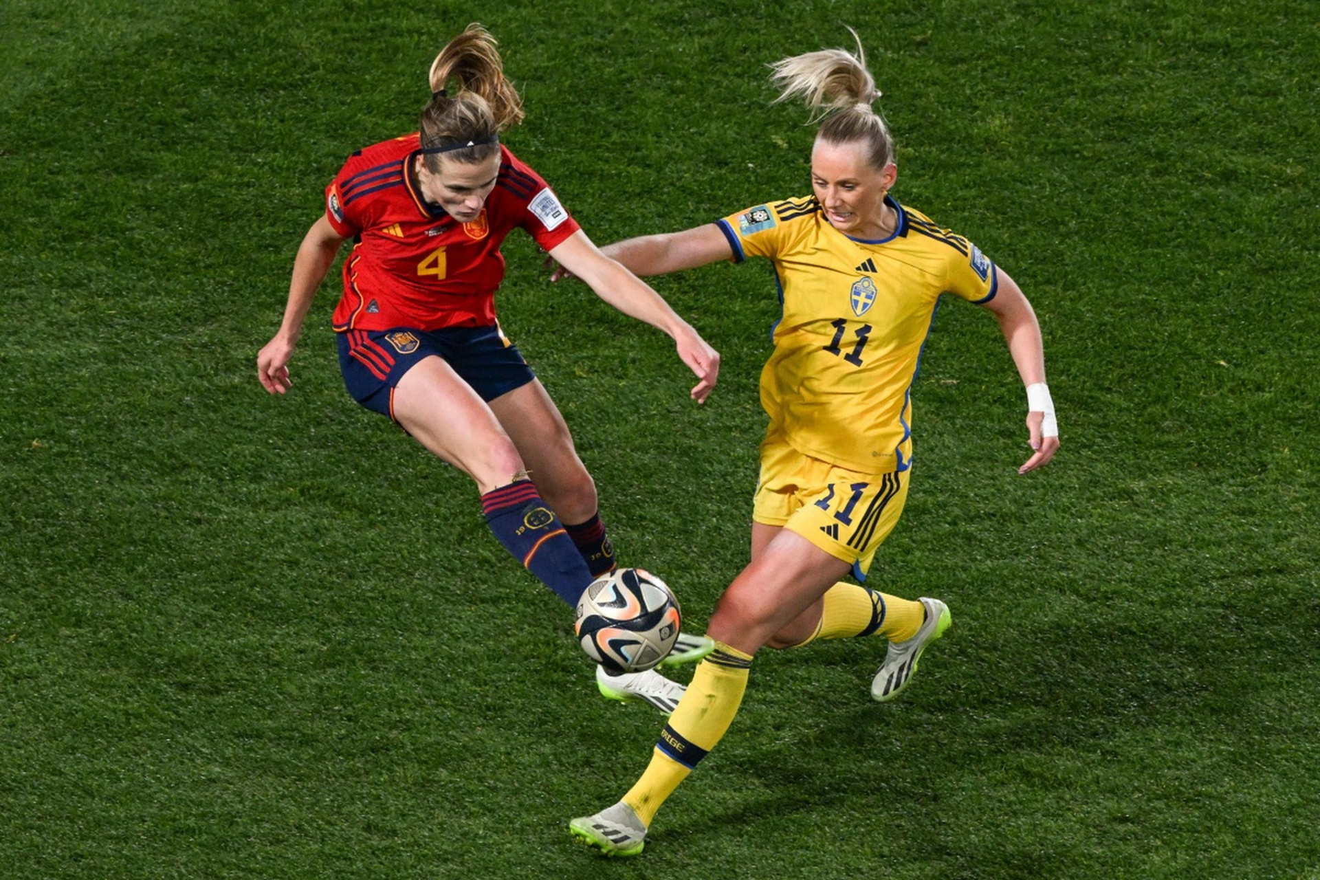 瑞典女子足球队在比赛中实现全胜