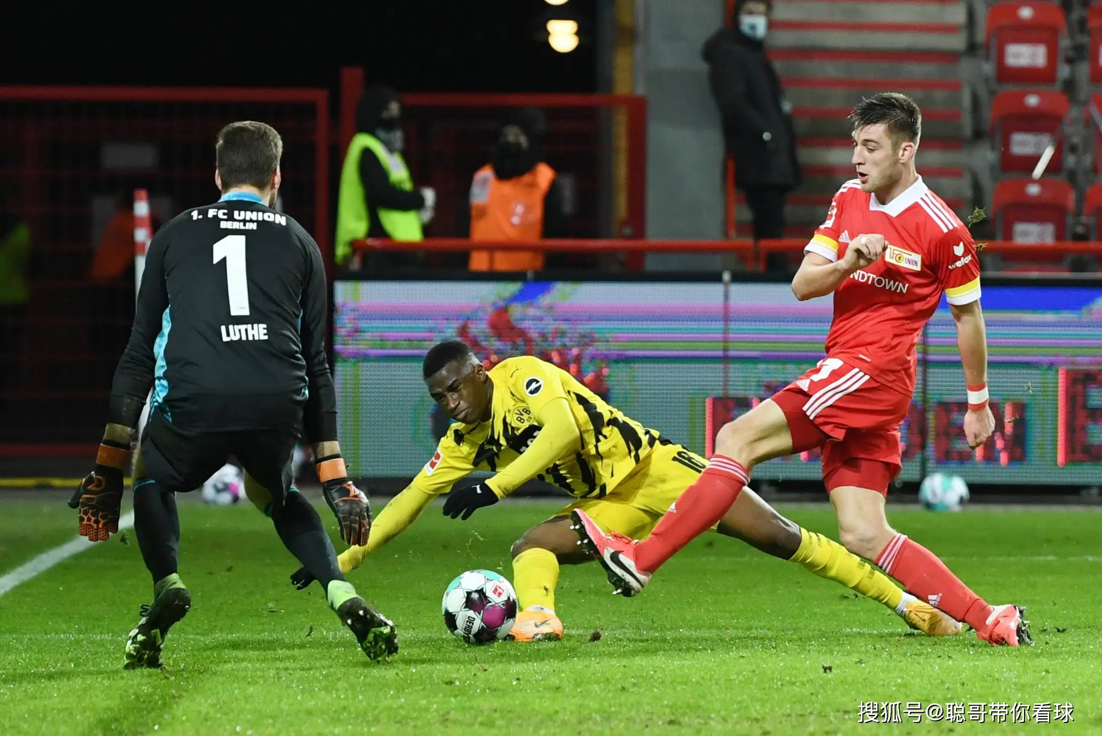 沃尔夫斯堡主帅面临离职危机，俱乐部内部动荡的简单介绍