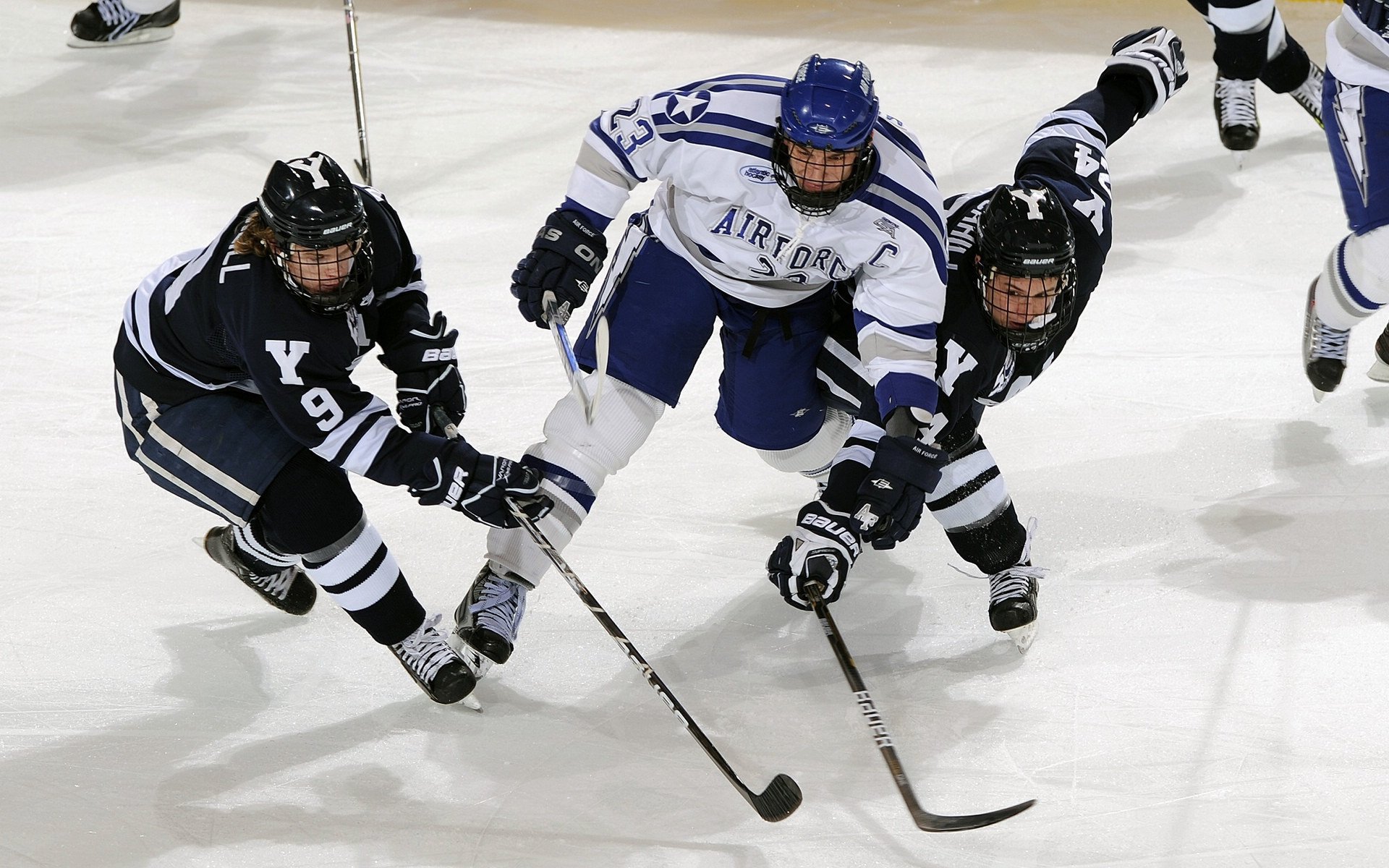 卡塞米罗里程碑之夜，巴西攻防一体完胜乌拉圭展王者气象